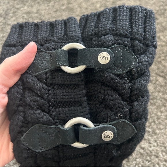 Y2K “UGG Australia” Black Cable Knit Boots with Buckle Style Detailing - Picture 3 of 8